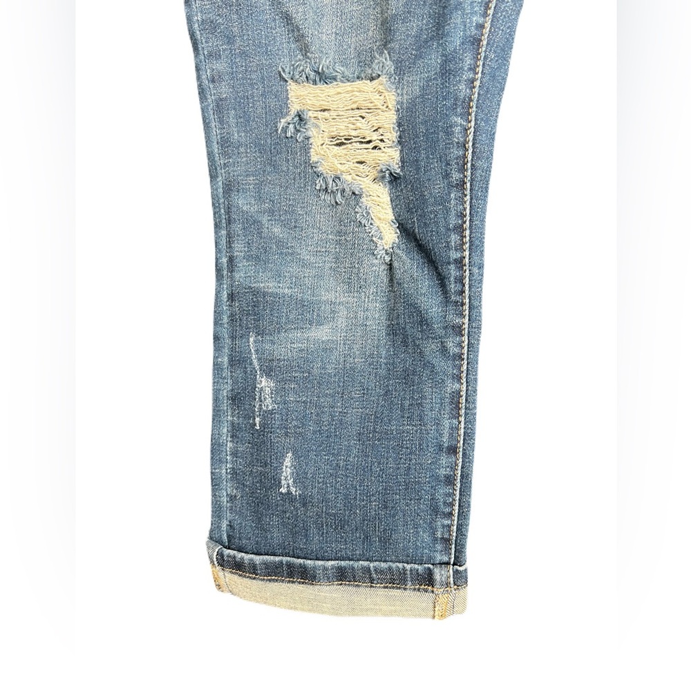 π π NWT Judy Blue Distressed Capri Fit Jeans | Size 5/27 - Picture 9 of 13